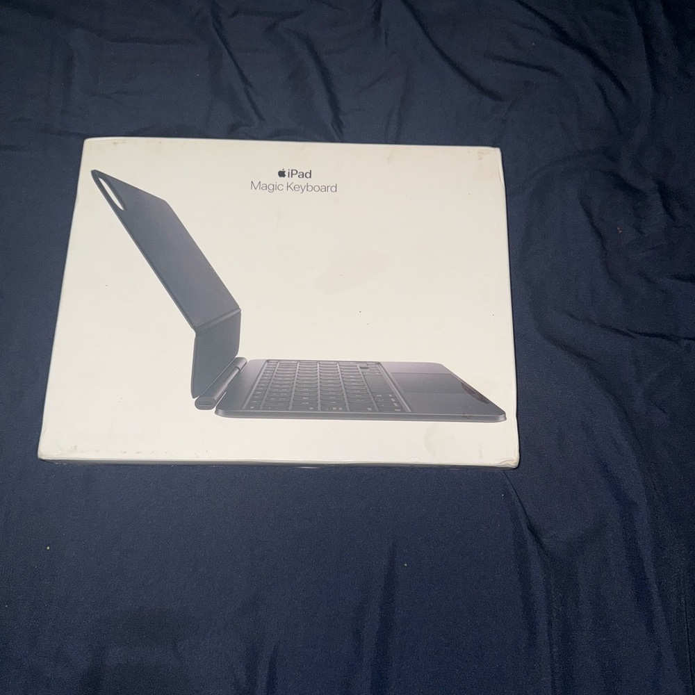 Apple iPad Magic Keyboard in Black